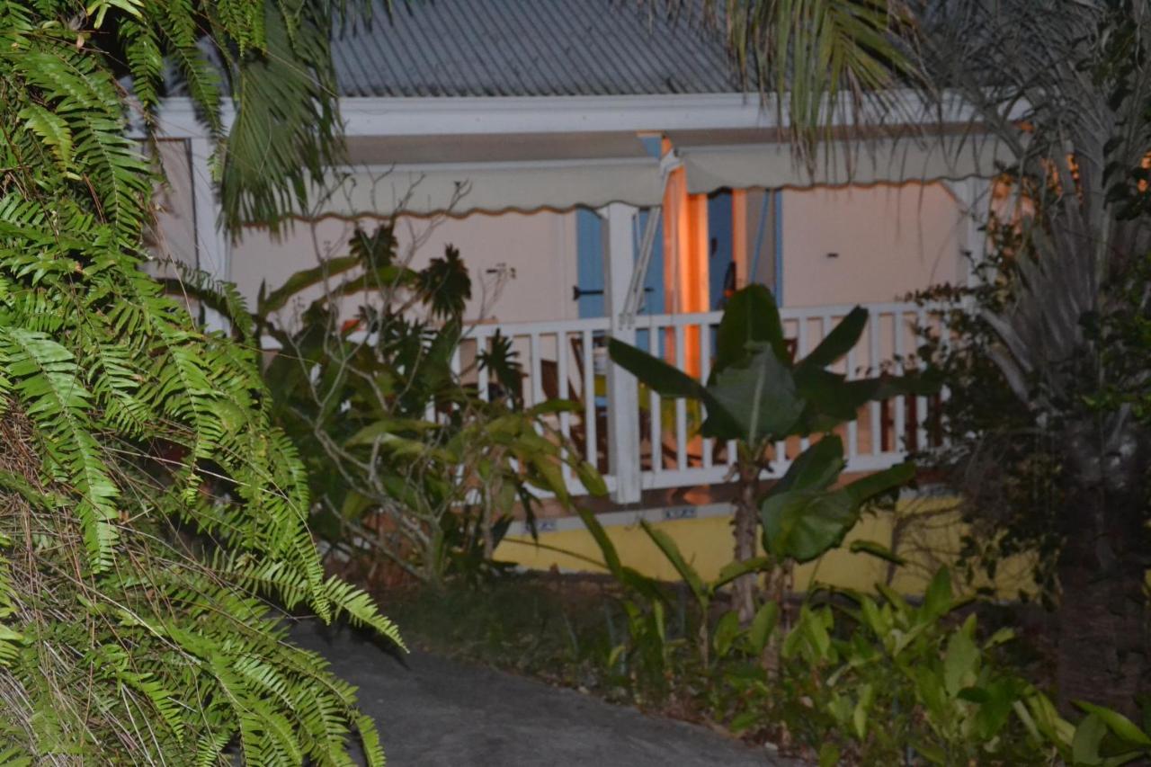 Ti Case Gwada Location Sainte-Anne  Buitenkant foto